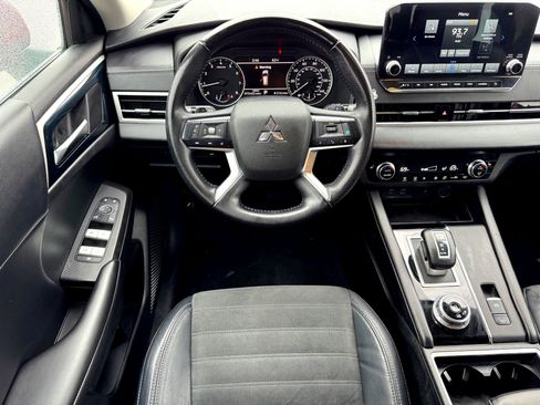 Used 2022 Mitsubishi Outlander SE image 20