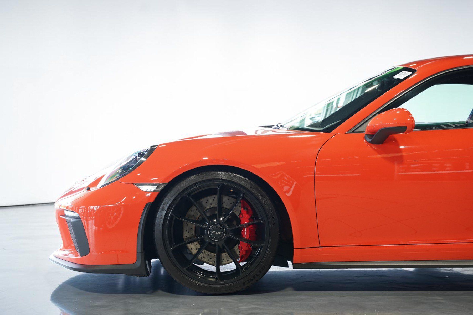 Used 2018 Porsche 911 GT3 RWD image 16