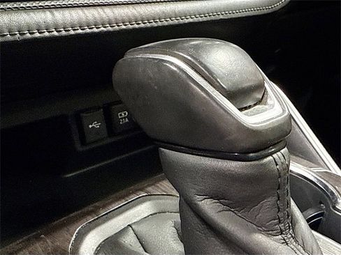 Used 2020 Toyota Highlander Limited image 18