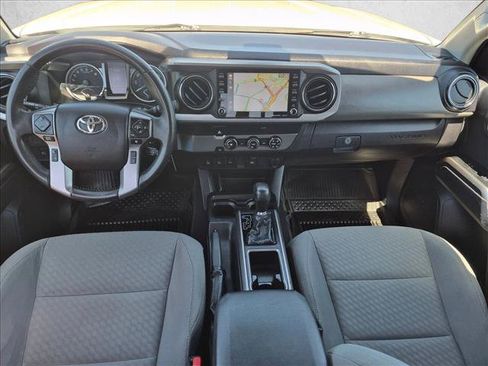 Used 2020 Toyota Tacoma SR5 RWD image 18