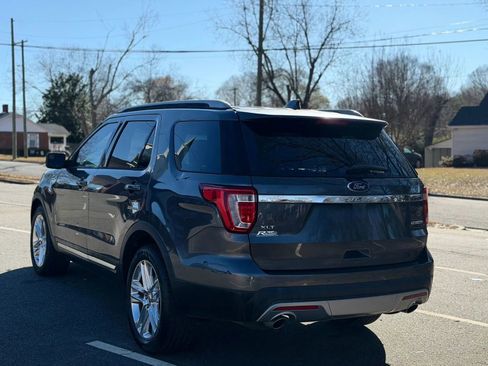 Used 2016 Ford Explorer XLT w/ Equipment Group 202A FWD image 4