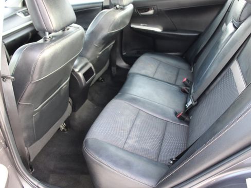 Used 2014 Toyota Camry SE image 14