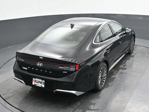 New 2025 Hyundai Sonata Limited image 38