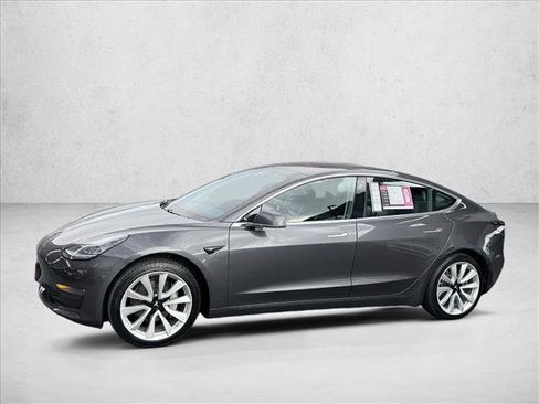 Used 2018 Tesla Model 3 Long Range RWD image 4