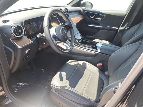 Used 2026 Mercedes-Benz GLC 300 image 9