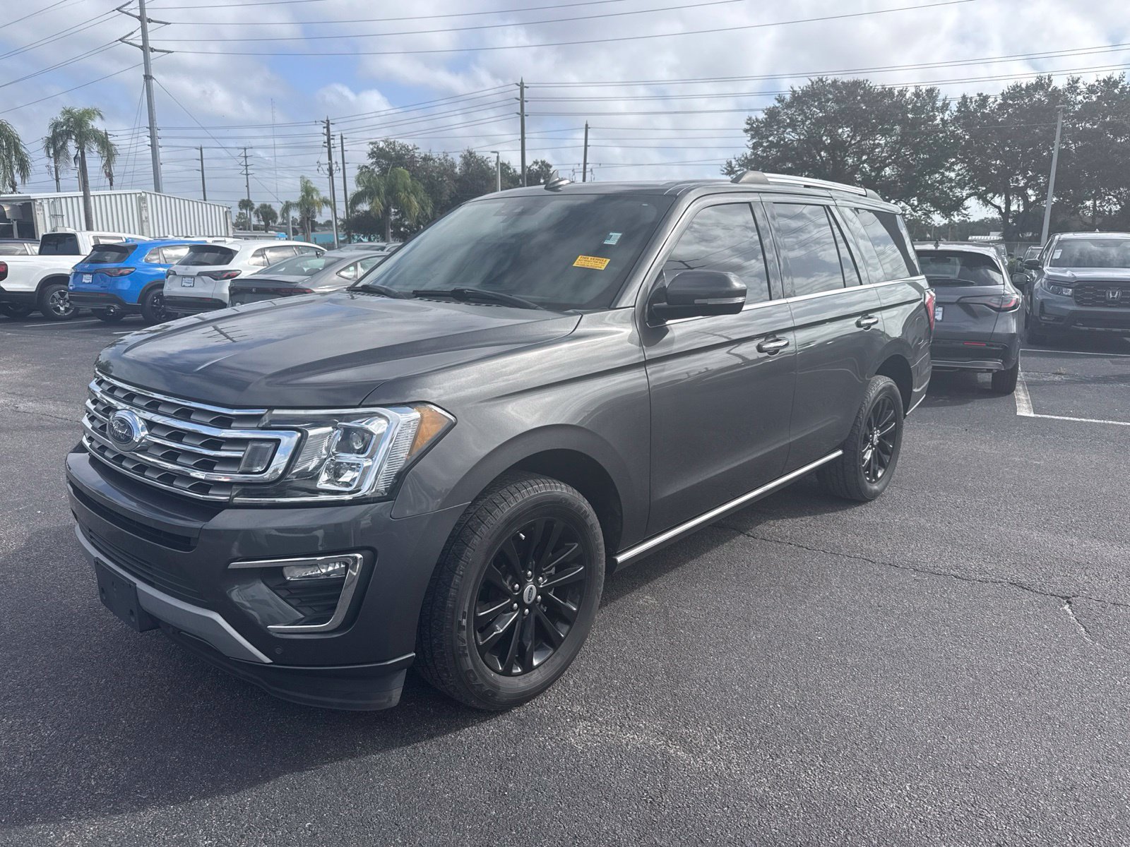 Used 2019 Ford Expedition Limited w/ Equipment Group 301A RWD image 3