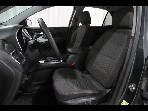 Used 2018 Chevrolet Equinox LT FWD image 5