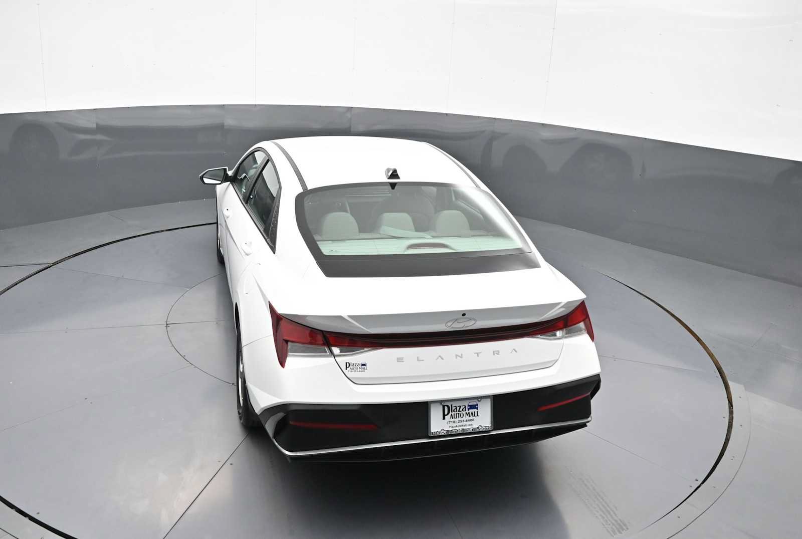 Used 2025 Hyundai Elantra SE FWD image 38