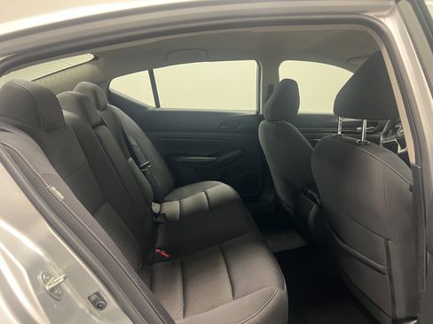 Used 2024 Nissan Altima 2.5 SV image 16