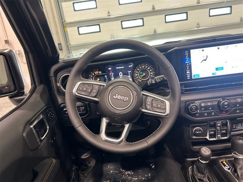 New 2025 Jeep Wrangler Sahara w/ Technology Group image 26