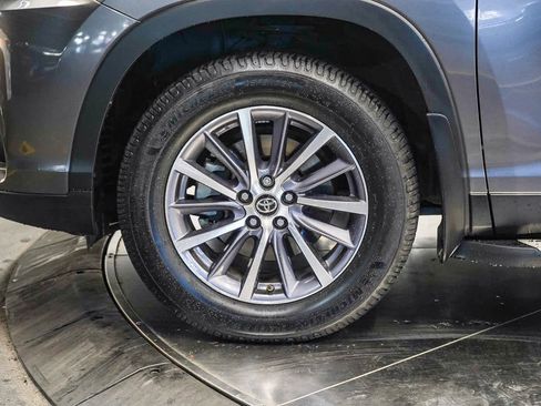 Used 2019 Toyota Highlander XLE image 9