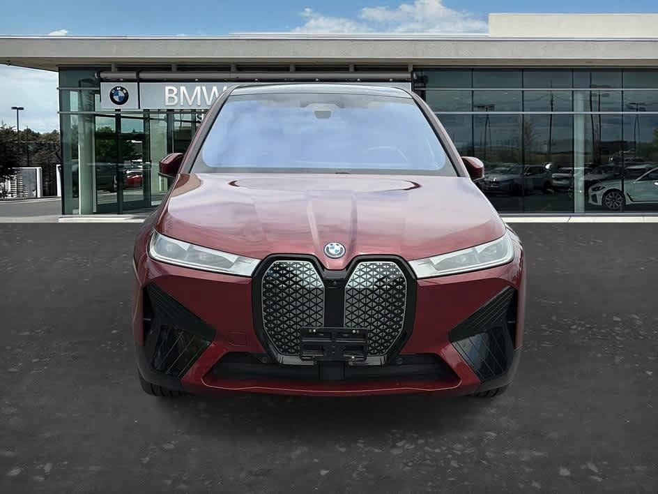 Used 2024 BMW iX xDrive50 w/ Sport Package AWD/4WD image 2