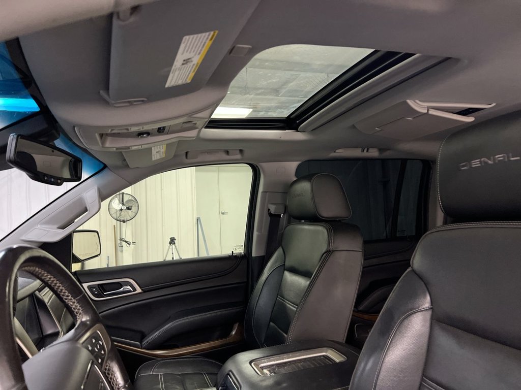 Used 2019 GMC Yukon XL Denali w/ Denali Ultimate Package AWD/4WD image 20