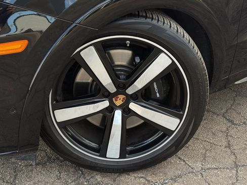 Used 2025 Porsche Cayenne GTS image 2