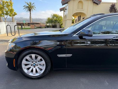 Used 2009 BMW 750i RWD image 25