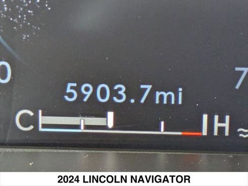 Used 2024 Lincoln Navigator Black Label AWD/4WD image 17