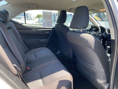 Used 2018 Toyota Corolla LE image 18