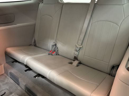 Used 2016 Buick Enclave Premium w/ Experience Buick Package FWD image 17