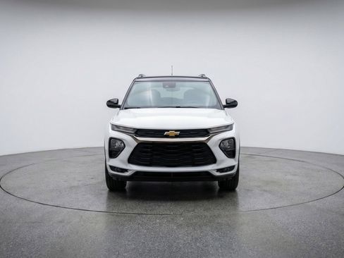 Used 2025 Chevrolet TrailBlazer LT FWD image 2