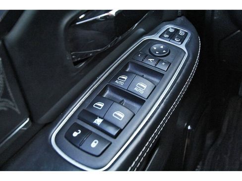 Used 2024 RAM 2500 Limited image 19