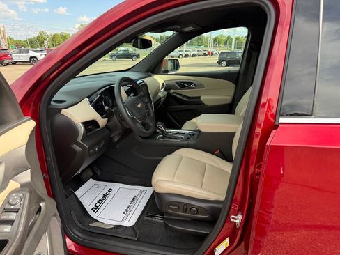 Used 2023 Chevrolet Traverse LT AWD/4WD image 15
