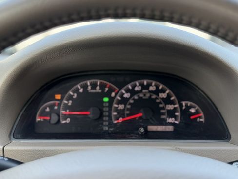 Used 2005 Toyota Camry LE FWD image 14