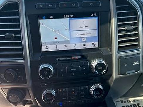 Used 2018 Ford F150 Platinum w/ Equipment Group 701A Luxury image 23