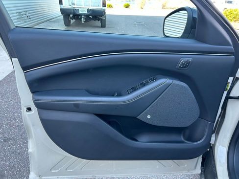 Used 2025 Ford Mustang Mach-E Premium image 16
