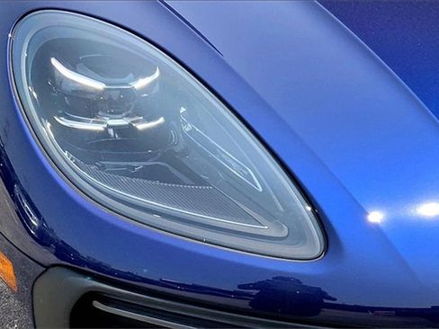 New 2025 Porsche Macan Turbo image 18