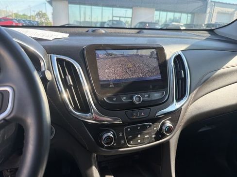 Used 2023 Chevrolet Equinox Premier AWD/4WD image 12