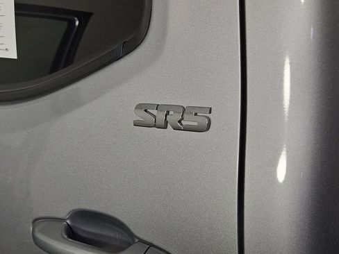 Used 2017 Toyota Tacoma SR5 w/ Tow Package image 33