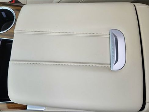 Used 2025 Cadillac Escalade ESV Premium Luxury Platinum image 55