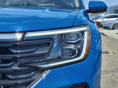 Certified 2025 Volkswagen Atlas SEL Premium R-Line image 24