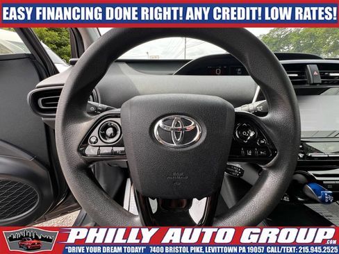 Used 2021 Toyota Prius LE FWD image 28