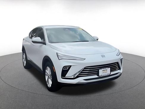 Used 2025 Buick Envista Preferred image 3