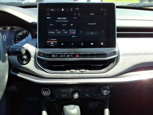 Certified 2022 Jeep Compass Latitude w/ Convenience Group FWD image 23