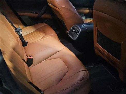 Used 2018 Maserati Ghibli RWD image 21
