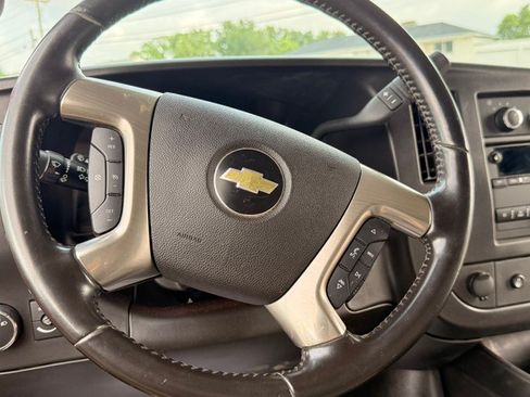 Used 2018 Chevrolet Express 3500 w/ Power Convenience Package RWD image 22