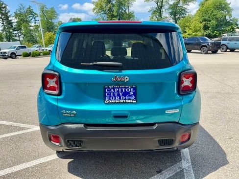 Used 2020 Jeep Renegade Latitude AWD/4WD image 5