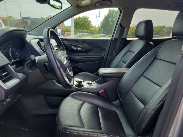 Used 2024 GMC Terrain SLT AWD/4WD image 18