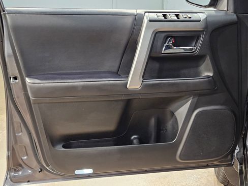 Used 2022 Toyota 4Runner SR5 RWD image 20