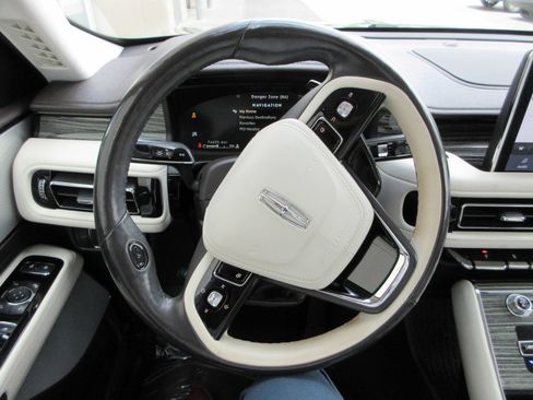 Used 2021 Lincoln Aviator Black Label w/ Dynamic Handling Package AWD/4WD image 38