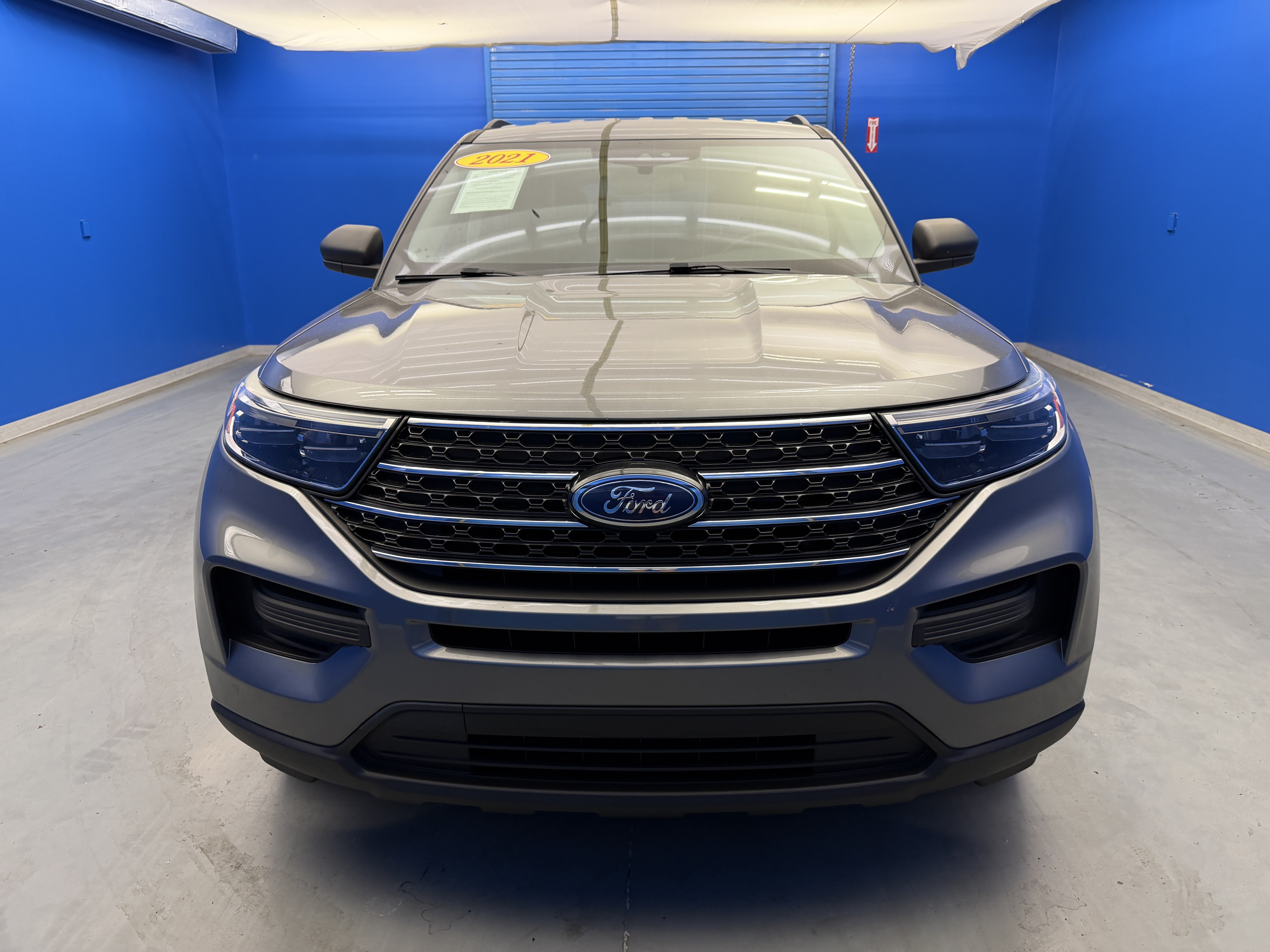 Used 2021 Ford Explorer XLT RWD image 3