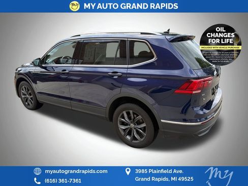 Used 2022 Volkswagen Tiguan SE AWD/4WD image 5