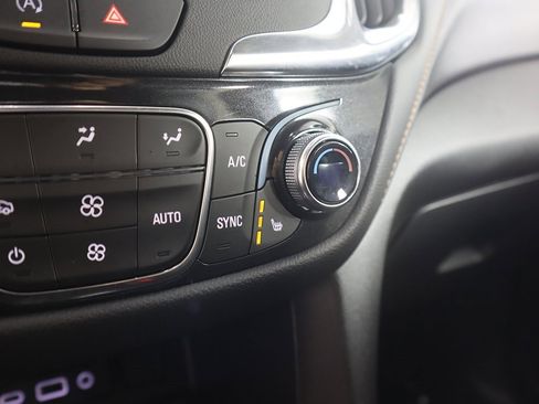 Used 2022 Chevrolet Equinox Premier image 47