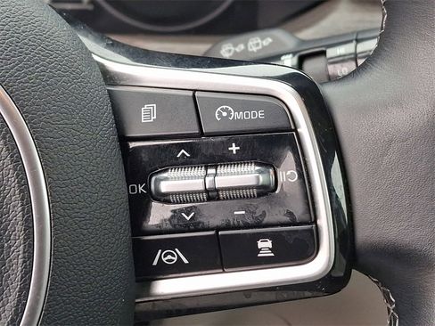 Used 2022 Kia Sorento EX image 25