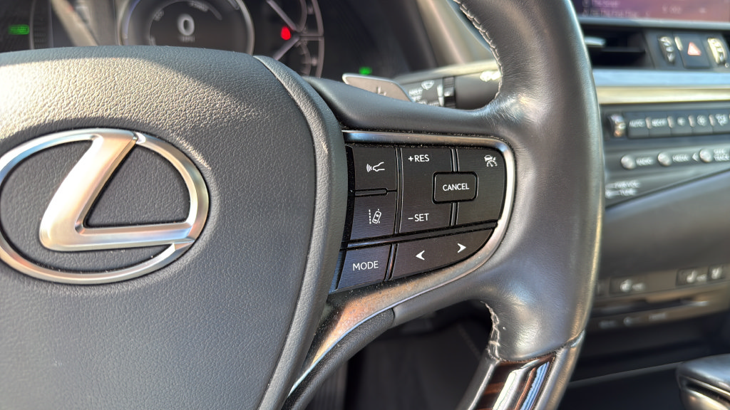 Used 2020 Lexus ES 300h w/ Premium Package FWD image 25