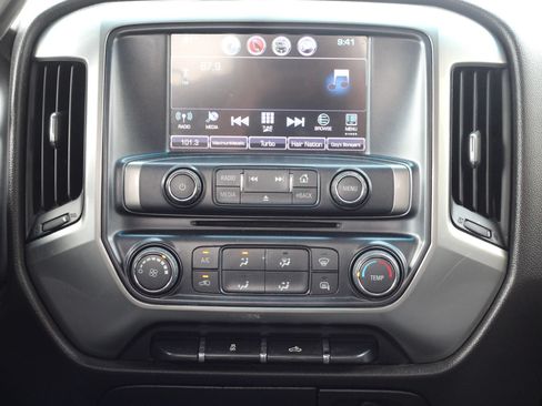 Used 2018 Chevrolet Silverado 1500 LT AWD/4WD image 18