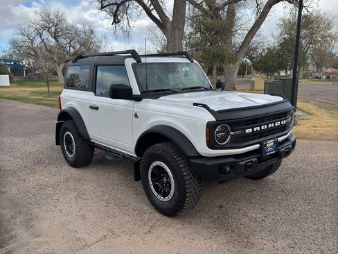 Used 2023 Ford Bronco Black Diamond w/ Sasquatch Package image 7