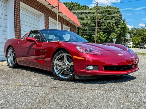 Used 2007 Chevrolet Corvette Coupe w/ Preferred Equipment Group RWD image 28